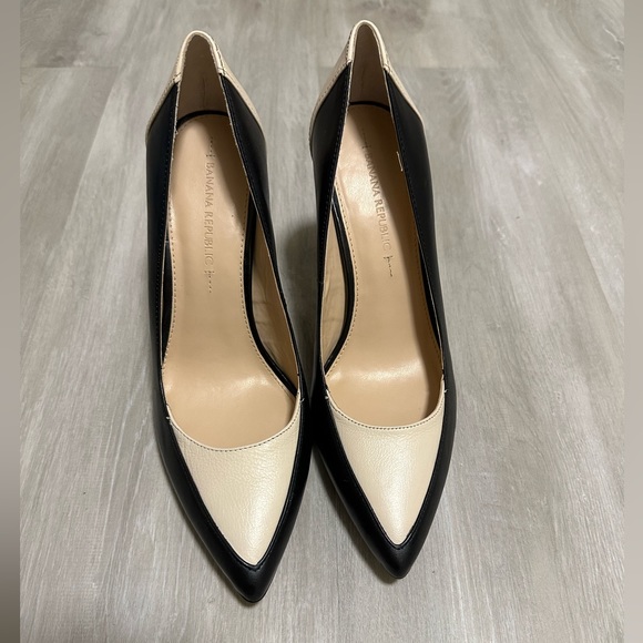 Banana Republic Leather Heels - Picture 3 of 5